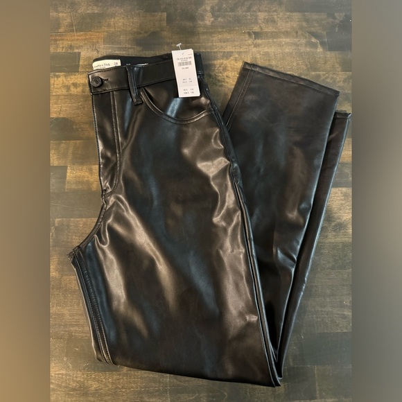 Abercrombie Vegan Leather Ankle Straight Pant (Black) - Picture 5 of 6